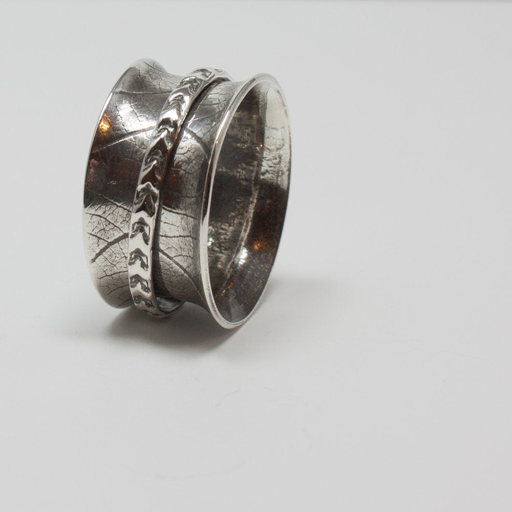Leaf and heart spinner ring in sterling silver, leaf, hearts, nature, love, gift