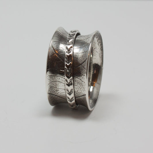 Leaf and heart spinner ring in sterling silver, leaf, hearts, nature, love, gift